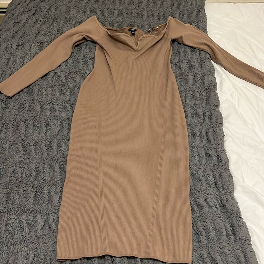 Ribbed Off The Shoulder Long Sleeve V-wire Midi Sweater Dress